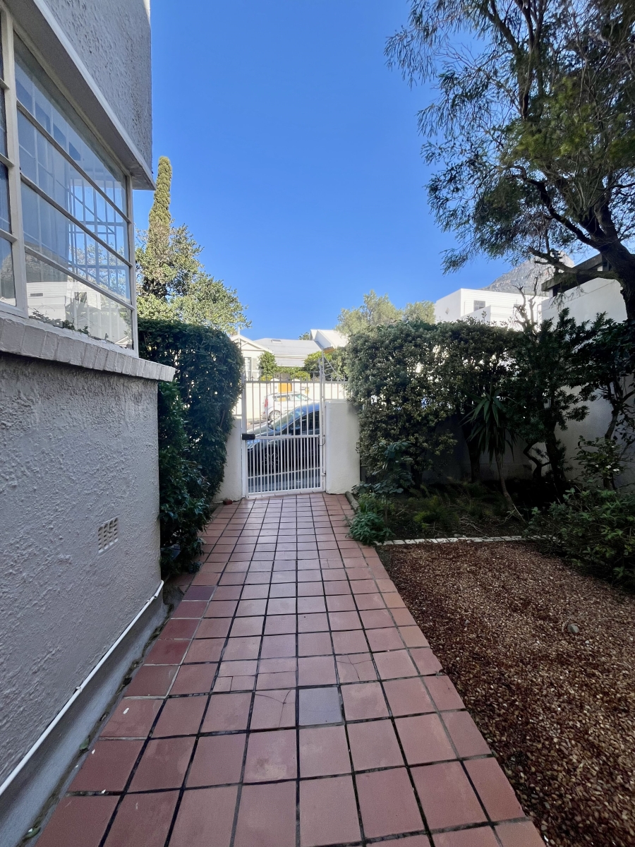 To Let 2 Bedroom Property for Rent in Gardens Western Cape